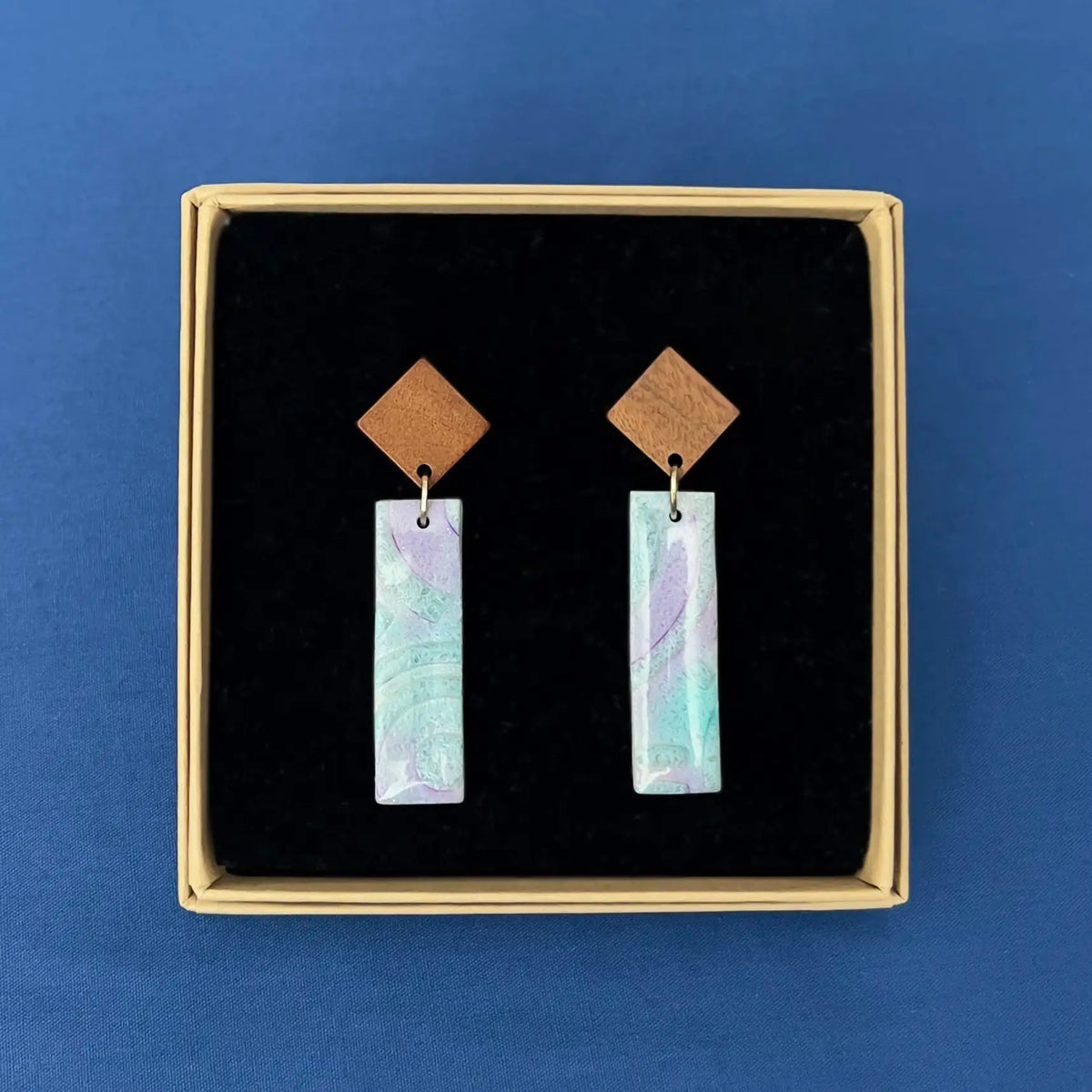 Opalescent Waves No. 01 – Long Rectangle & Wood Drops